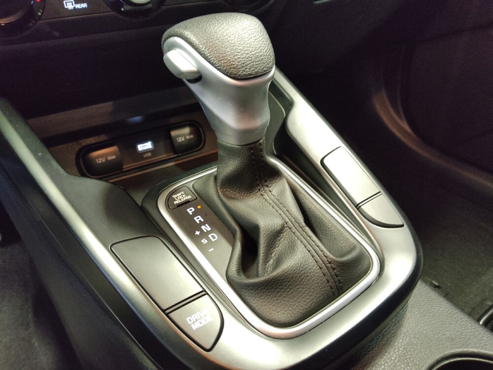 2025 Kia Soul in Glendale, AZ 85301 - 18130071 26