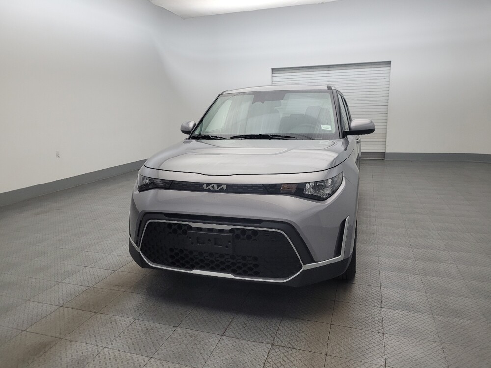 2025 Kia Soul in Glendale, AZ 85301 - 18130071 15