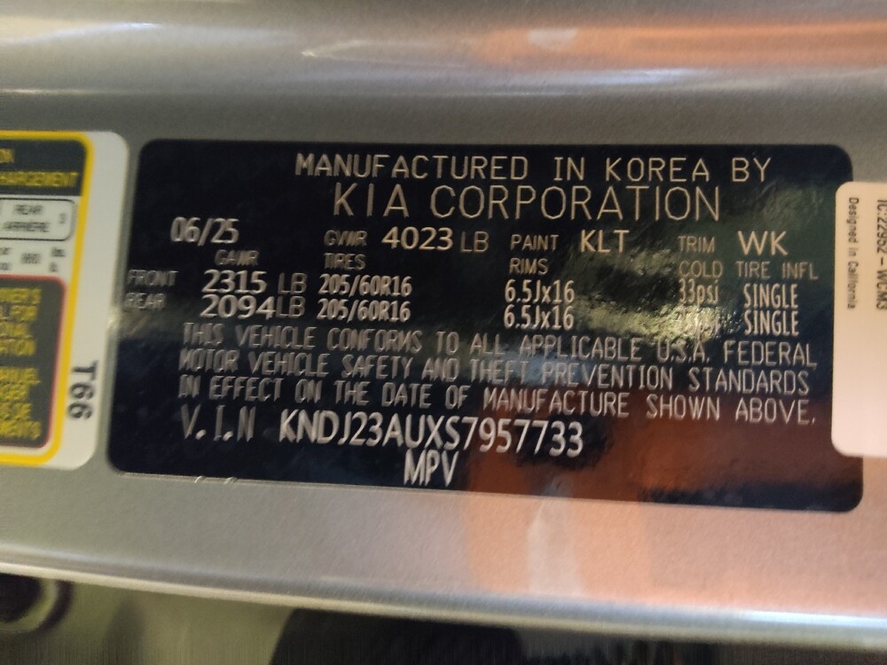 2025 Kia Soul in Glendale, AZ 85301 - 18130071 33