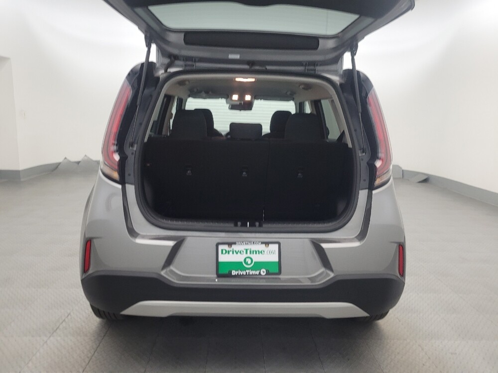 2025 Kia Soul in Glendale, AZ 85301 - 18130071 29