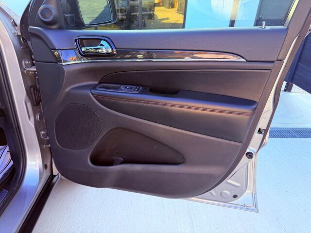 2019 Jeep Grand Cherokee in Knoxville, TN 37920 - 18130081 11