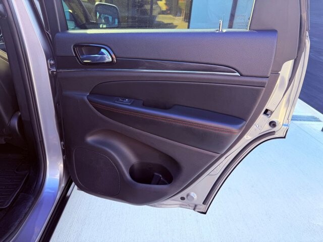 2019 Jeep Grand Cherokee in Knoxville, TN 37920 - 18130081 10