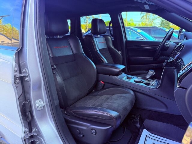 2019 Jeep Grand Cherokee in Knoxville, TN 37920 - 18130081 17