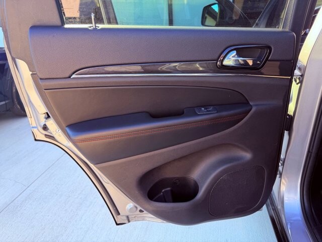 2019 Jeep Grand Cherokee in Knoxville, TN 37920 - 18130081 8