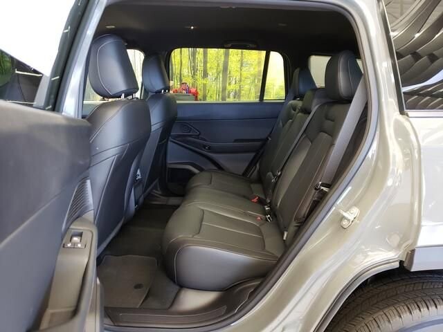 2026 Jeep Cherokee in Bedford, OH 44146 - 18130083 7