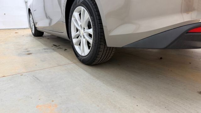 2017 Chevrolet Malibu in Austell, GA 30168 - 18130107 22
