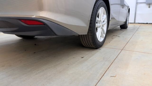 2017 Chevrolet Malibu in Austell, GA 30168 - 18130107 23