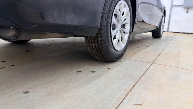 2016 Toyota Camry in Austell, GA 30168 - 18130109 23