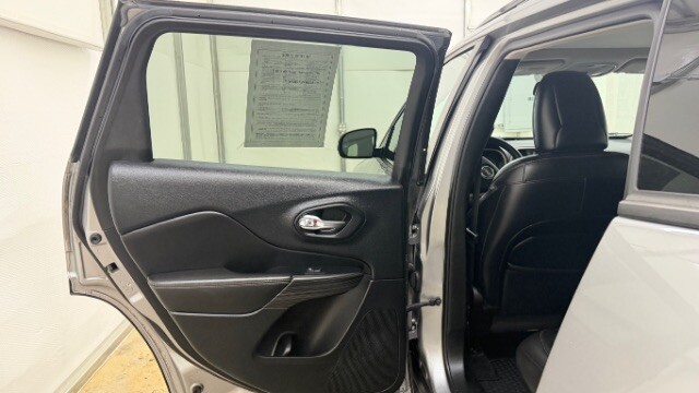 2017 Jeep Cherokee in Austell, GA 30168 - 18130114 9