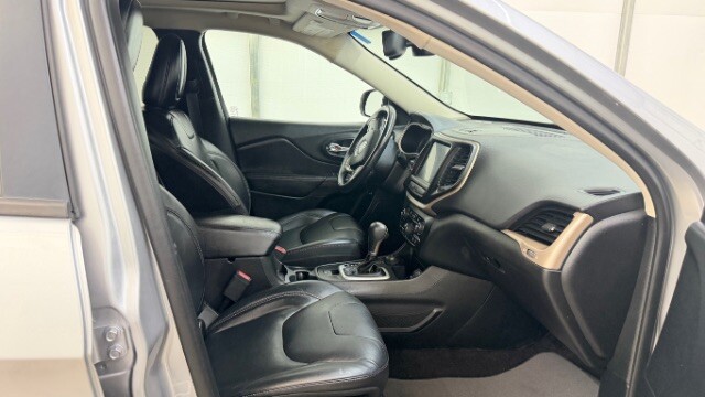 2017 Jeep Cherokee in Austell, GA 30168 - 18130114 16