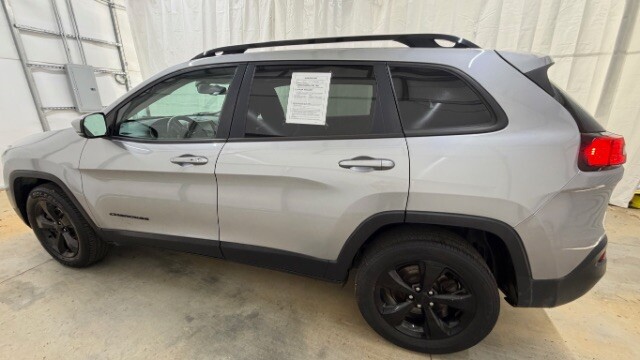 2017 Jeep Cherokee in Austell, GA 30168 - 18130114 3