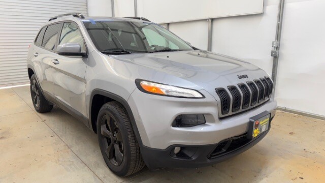 2017 Jeep Cherokee in Austell, GA 30168 - 18130114 17