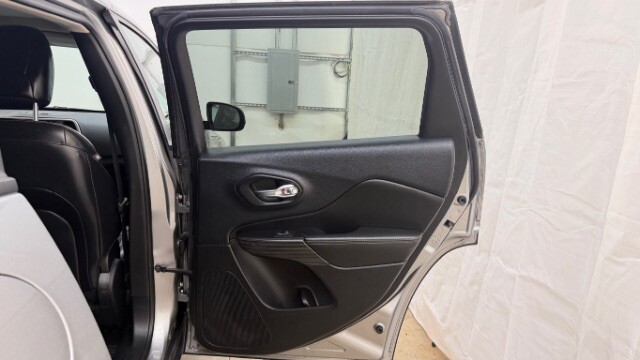 2017 Jeep Cherokee in Austell, GA 30168 - 18130114 13