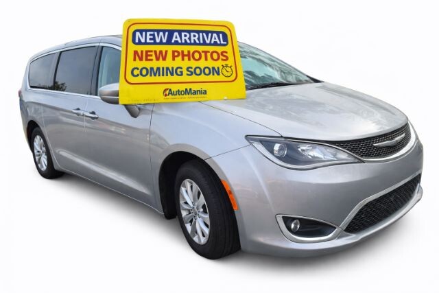 2018 Chrysler Pacifica in Austell, GA 30168 - 18130123
