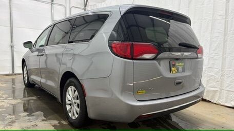 2018 Chrysler Pacifica in Austell, GA 30168 - 18130123 4