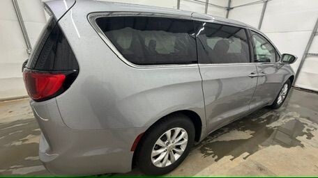 2018 Chrysler Pacifica in Austell, GA 30168 - 18130123 7