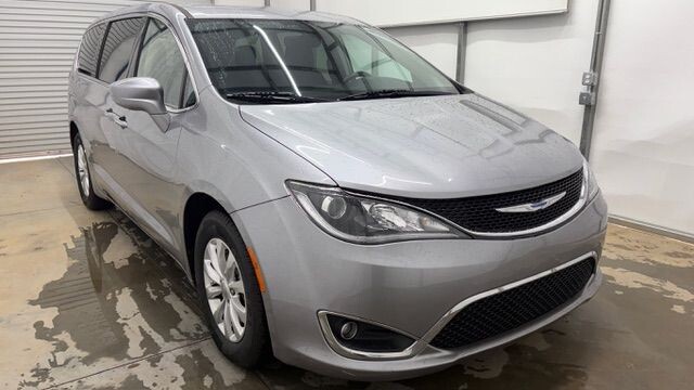 2018 Chrysler Pacifica in Austell, GA 30168 - 18130123 9