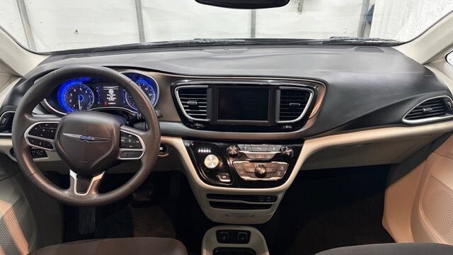2018 Chrysler Pacifica in Austell, GA 30168 - 18130123 16