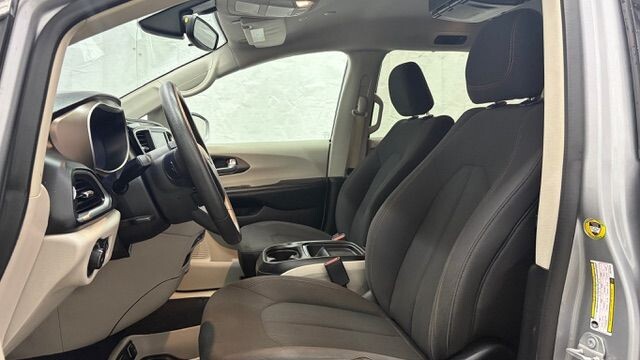 2018 Chrysler Pacifica in Austell, GA 30168 - 18130123 12