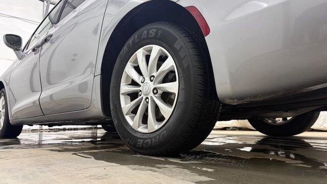 2018 Chrysler Pacifica in Austell, GA 30168 - 18130123 22