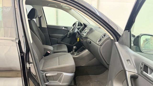 2015 Volkswagen Tiguan in Austell, GA 30168 - 18130127 16