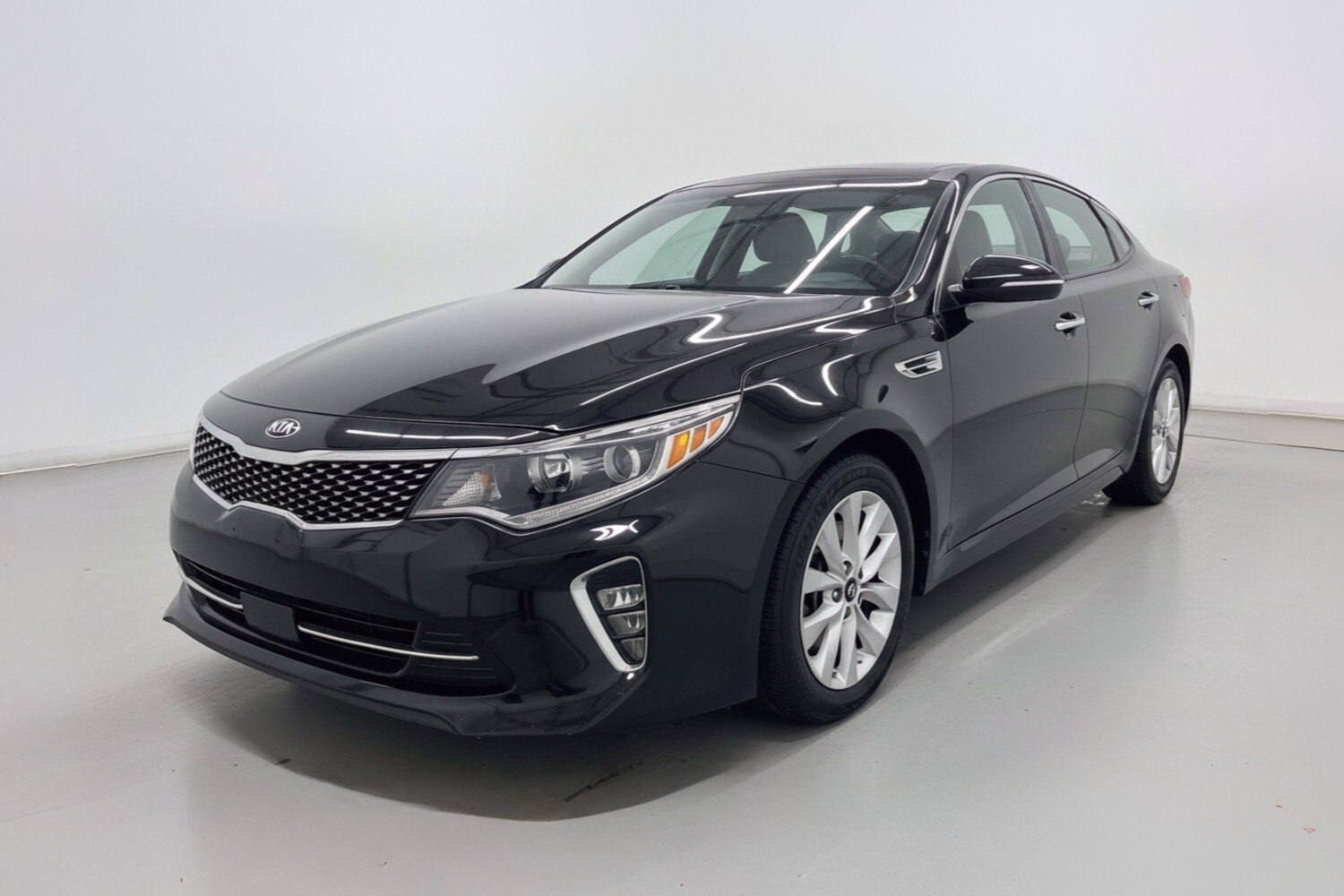 2018 Kia Optima in Austell, GA 30168 - 18130129