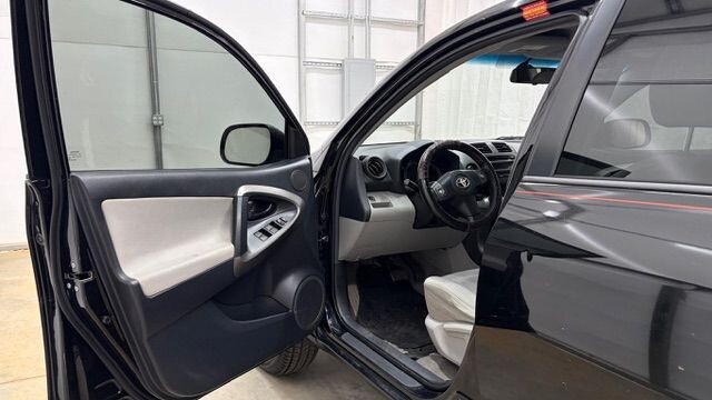 2012 Toyota RAV4 in Austell, GA 30168 - 18130146 11