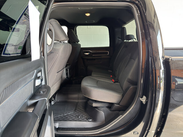 2025 RAM 2500 in Burlington, WI 53105 - 18130171 13