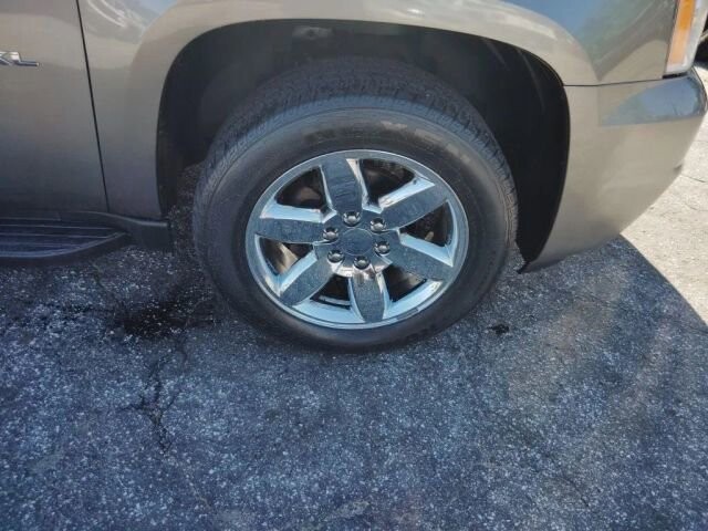 2012 GMC Yukon XL in Greenville, SC 29607 - 18130180 14