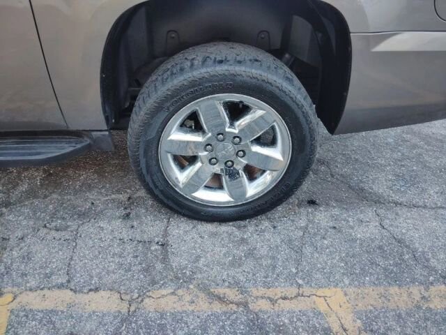 2012 GMC Yukon XL in Greenville, SC 29607 - 18130180 12