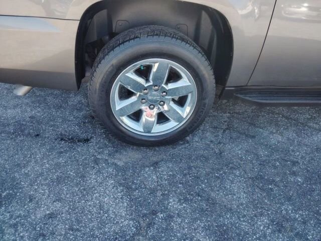 2012 GMC Yukon XL in Greenville, SC 29607 - 18130180 13