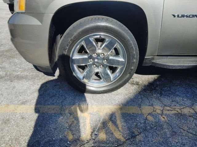 2012 GMC Yukon XL in Greenville, SC 29607 - 18130180 11