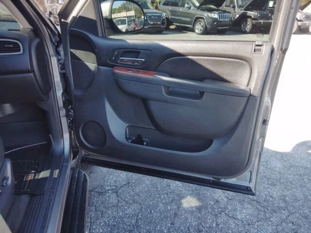 2012 GMC Yukon XL in Greenville, SC 29607 - 18130180 15