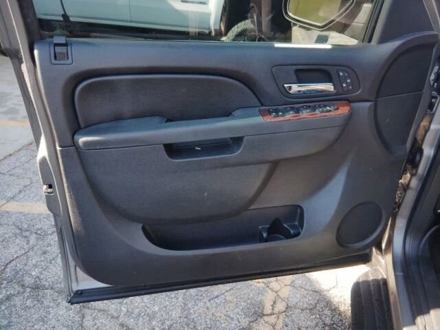 2012 GMC Yukon XL in Greenville, SC 29607 - 18130180 25