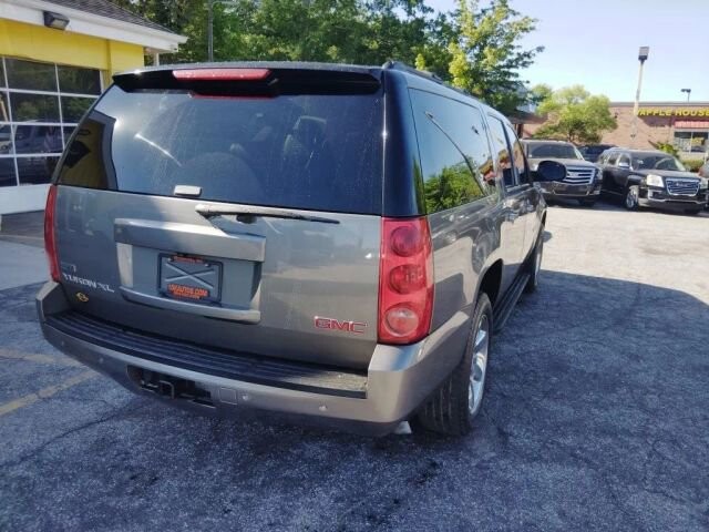 2012 GMC Yukon XL in Greenville, SC 29607 - 18130180 3
