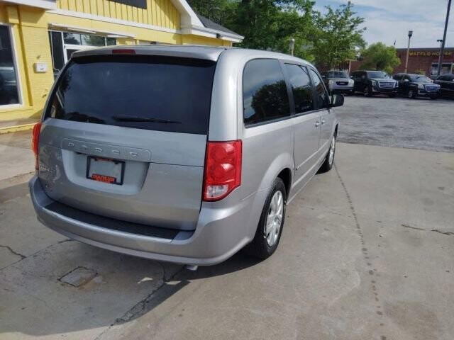 2017 Dodge Grand Caravan in Greenville, SC 29607 - 18130184 3
