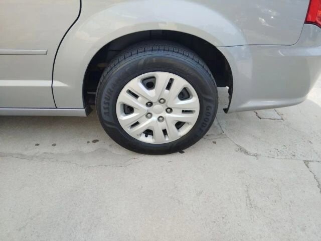 2017 Dodge Grand Caravan in Greenville, SC 29607 - 18130184 11