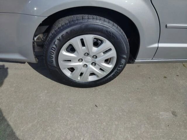 2017 Dodge Grand Caravan in Greenville, SC 29607 - 18130184 12