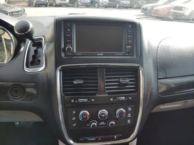 2017 Dodge Grand Caravan in Greenville, SC 29607 - 18130184 27