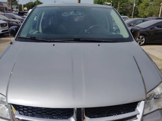 2017 Dodge Grand Caravan in Greenville, SC 29607 - 18130184 8