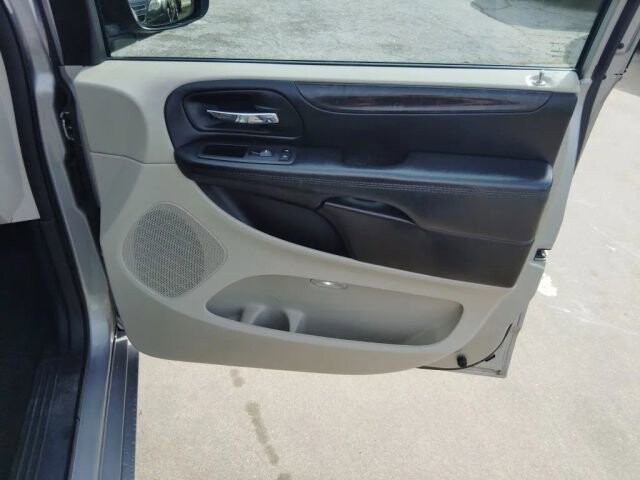 2017 Dodge Grand Caravan in Greenville, SC 29607 - 18130184 14