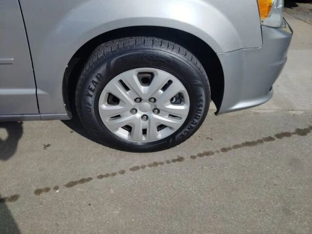 2017 Dodge Grand Caravan in Greenville, SC 29607 - 18130184 13