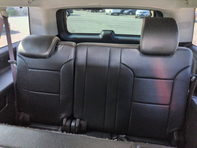 2016 Chevrolet Suburban in North Little Rock, AR 72117-1620 - 18130187 6