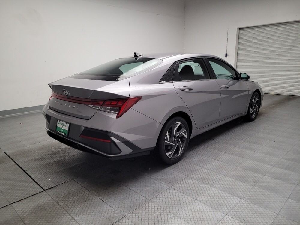 2025 Hyundai Elantra in Montclair, CA 91763 - 18130197 9