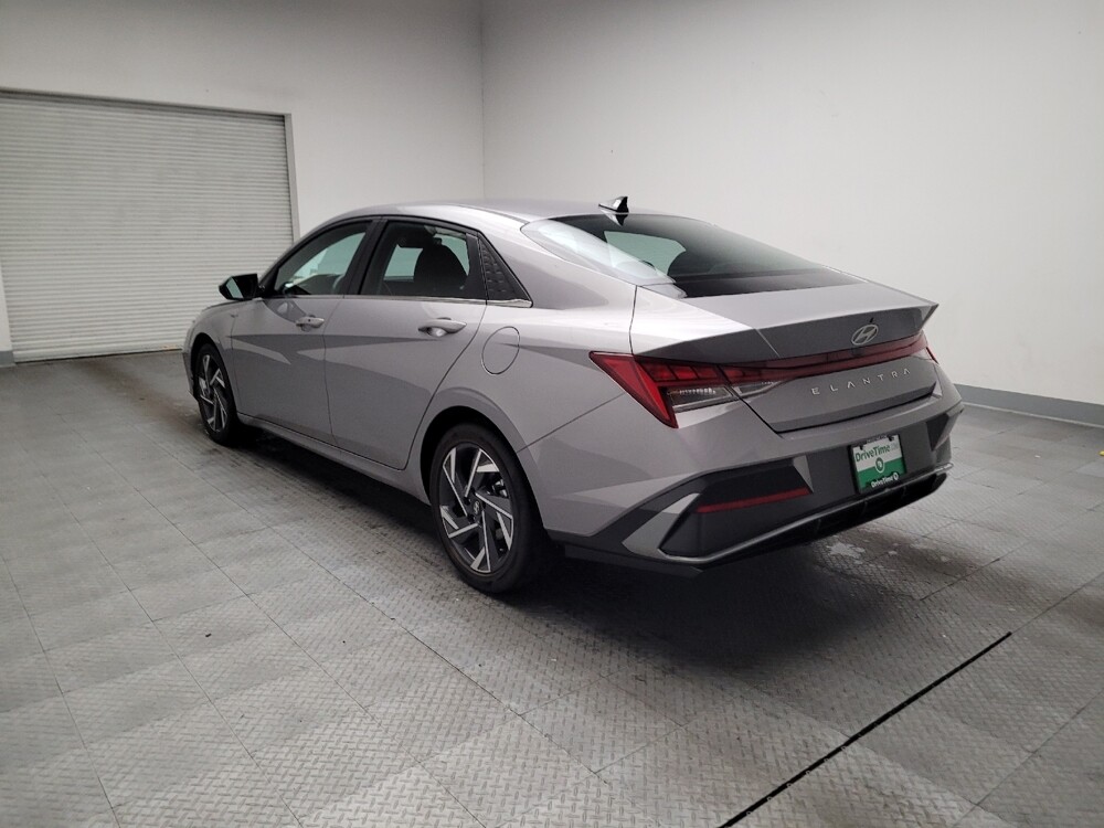 2025 Hyundai Elantra in Montclair, CA 91763 - 18130197 5