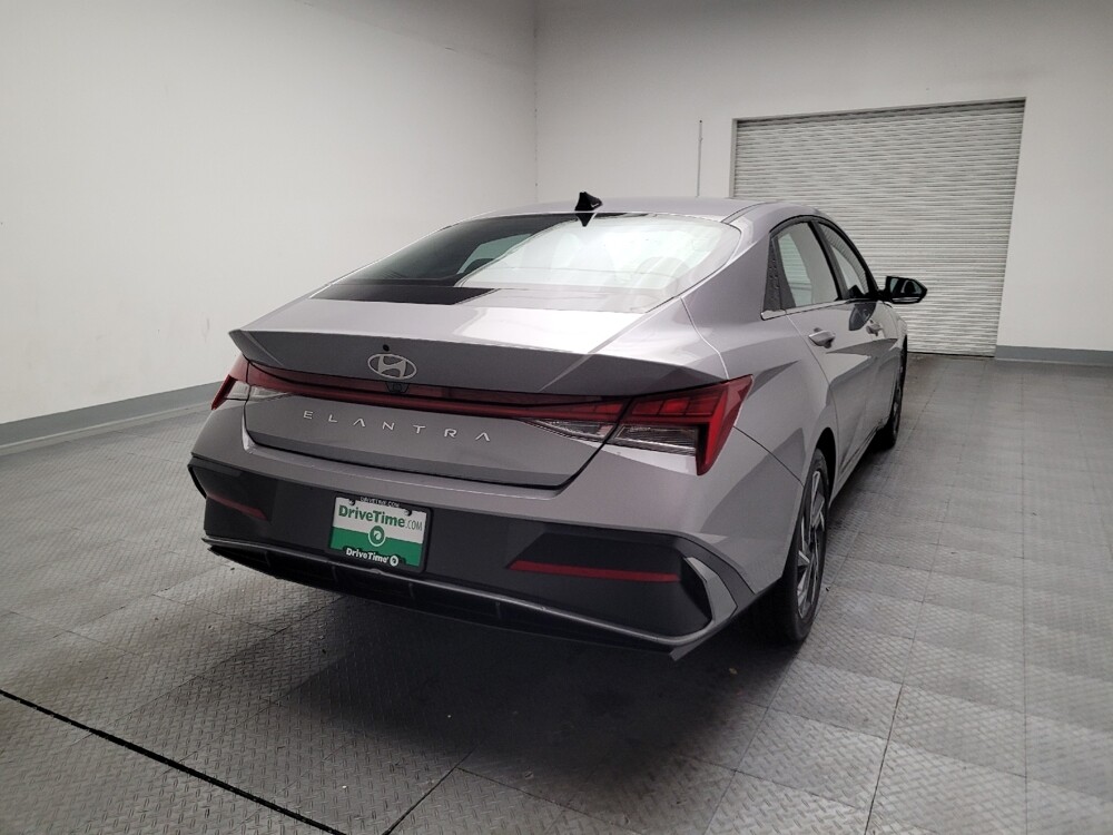 2025 Hyundai Elantra in Montclair, CA 91763 - 18130197 7