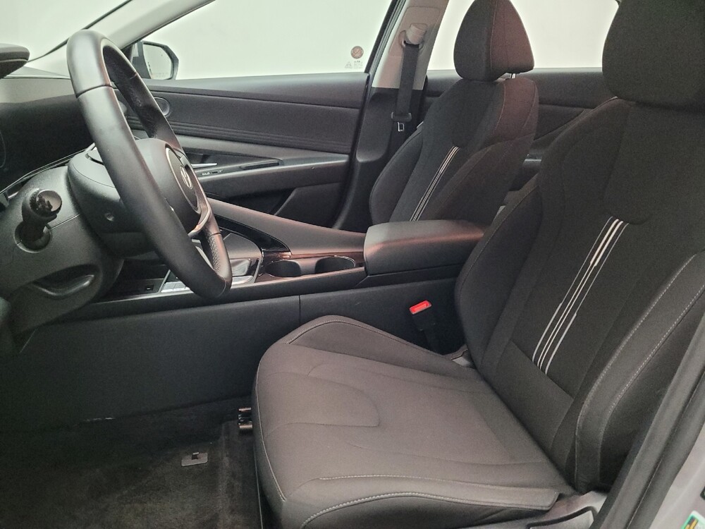 2025 Hyundai Elantra in Montclair, CA 91763 - 18130197 17