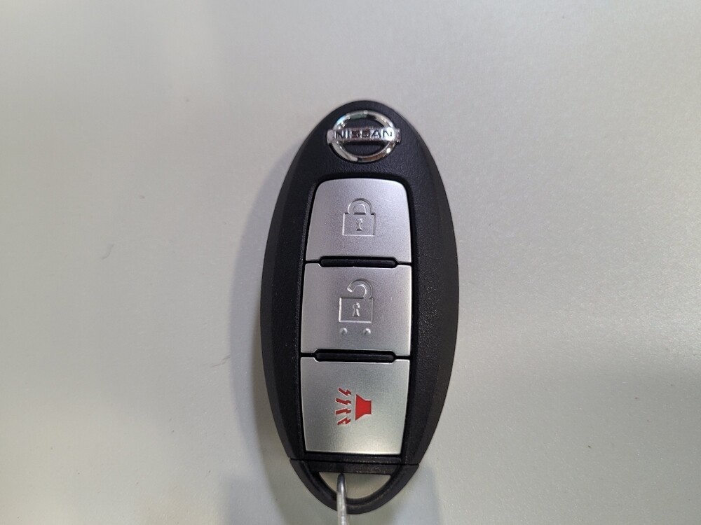 2016 Nissan Rogue in Montclair, CA 91763 - 18130198 32