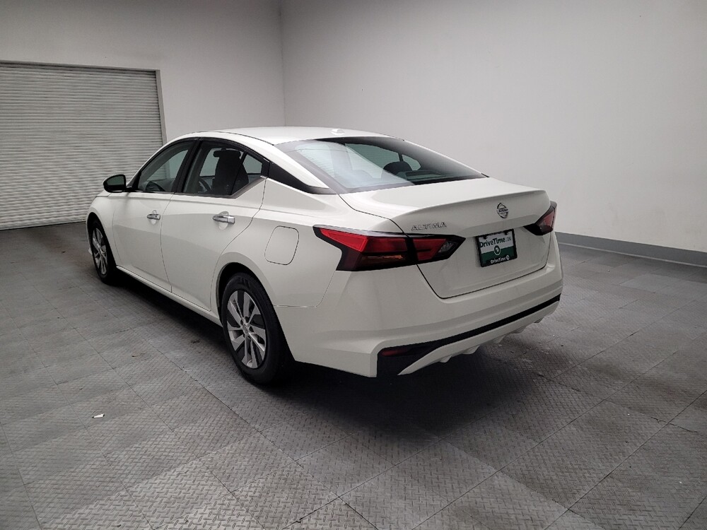 2019 Nissan Altima in Montclair, CA 91763 - 18130200 5