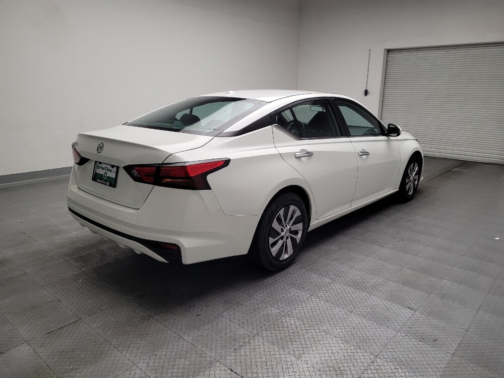 2019 Nissan Altima in Montclair, CA 91763 - 18130200 9